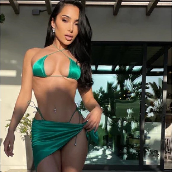 Fashion Nova Summer Escape Satin 3 Piece Bikini Set - Kelly Green - Picture 2 of 2